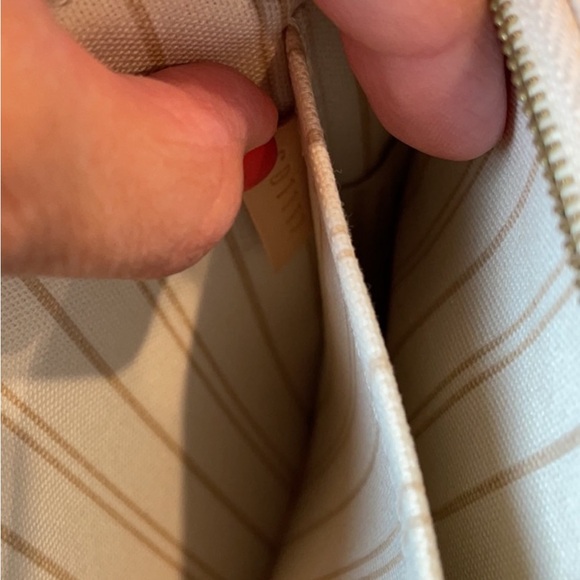 Louis Vuitton Neverfull - Picture 6 of 6